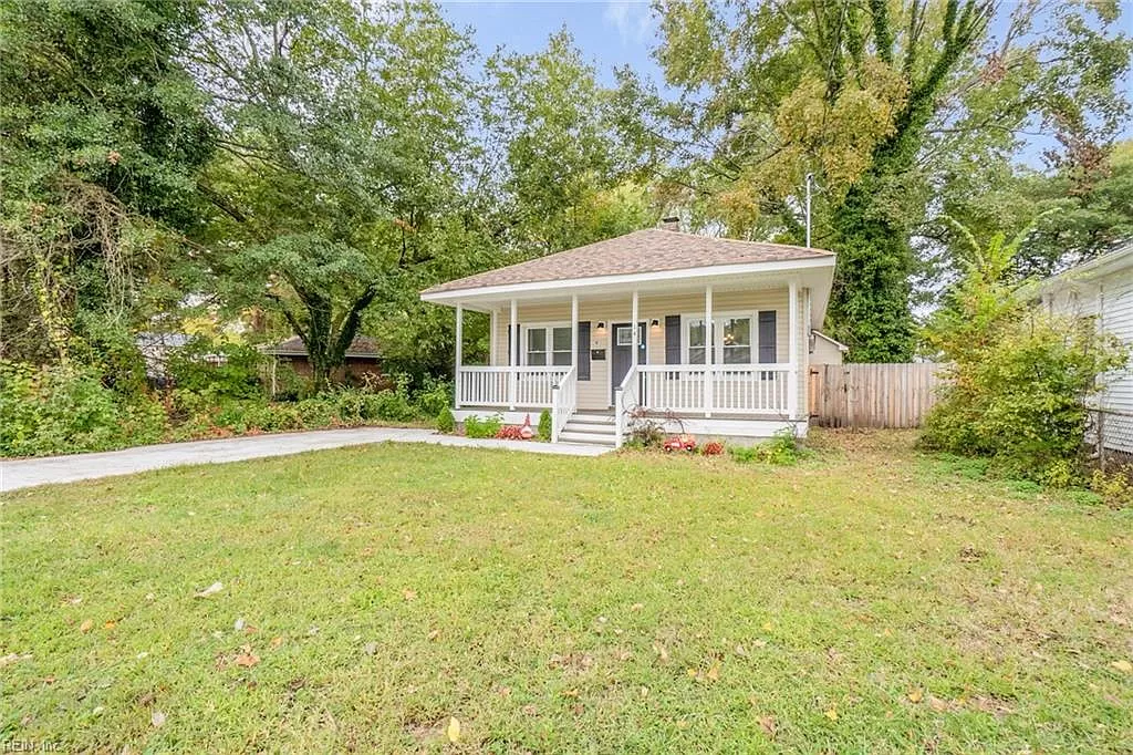 14 Benton Ave b