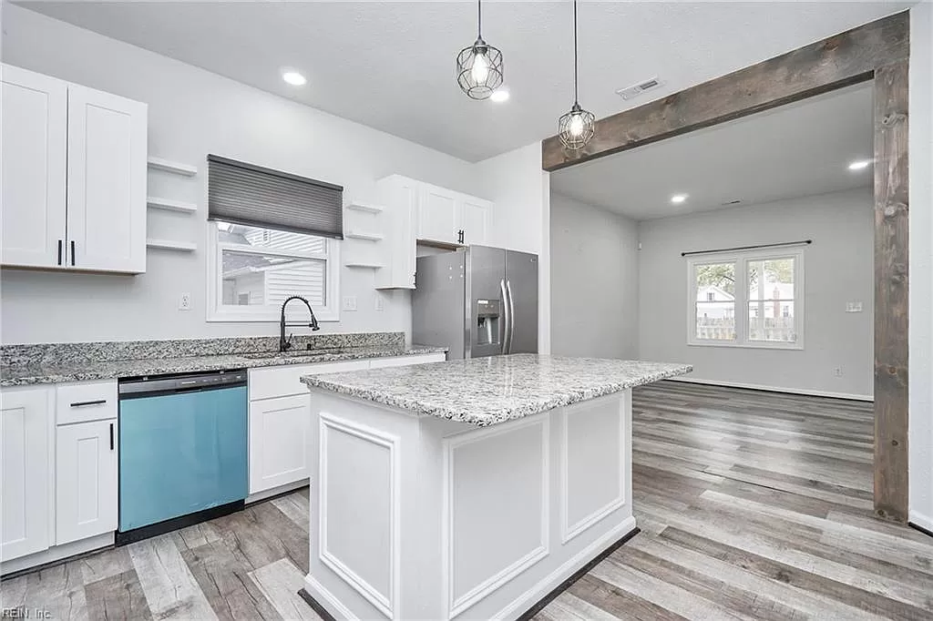 14 Benton Ave f